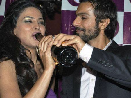 Leaked Shocking Pictures