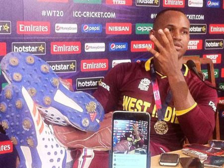 જીતના નશામાં ચુર સેમ્યુલની શર્મનાક હરકત, ક્રિકેટનું થયું અપમાન