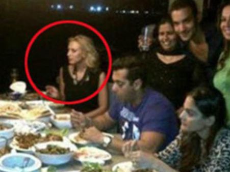 ફેમિલી ડિનર ફેમિલી ડિનર