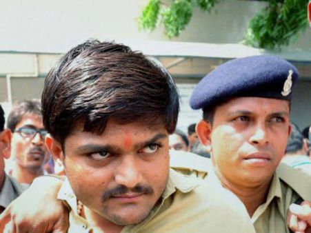 શું ખરેખરમાં હાર્દિકને કોઇ નથી જોયતું?