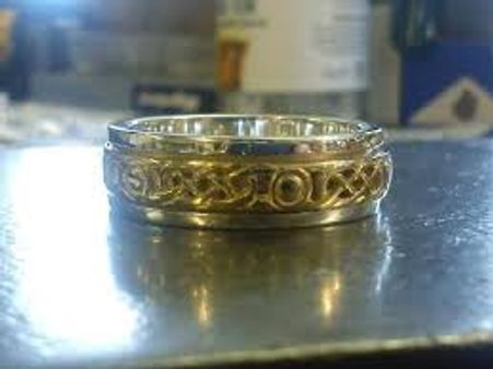 ટચલી આંગળીની વીંટી 