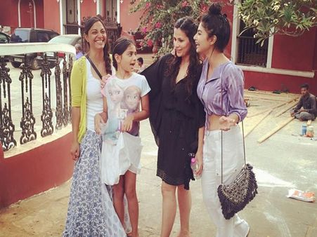 મોની રોય 