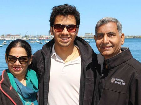 6 લોકોની ટીમ 6 લોકોની ટીમ