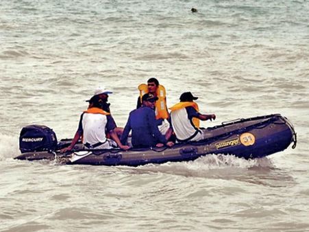 દરિયામાં સશસ્ત્ર સીમા બળના જવાનો દ્વારા વોટર સ્પોર્ટસનો પ્રારંભ