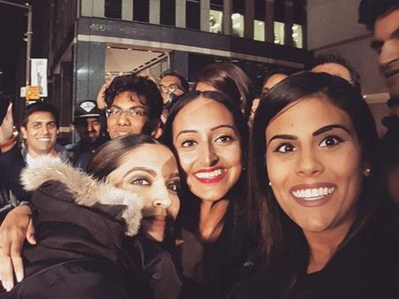 ફેન ફોલોઇંગ 