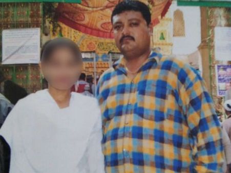 મિત્રો સાથે શારીરિક સંબંધ બાંધવાની ના પાડી તો પતિએ પત્નીને માર્યા બ્લેડના ઘા