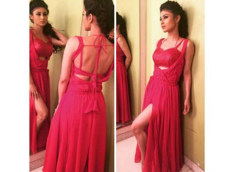 મોની રોય 