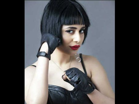 કેમ અલીશા આજે દિલ્હીના રસ્તાઓ પર રહેવા મજબુર છે... કેમ અલીશા આજે દિલ્હીના રસ્તાઓ પર રહેવા મજબુર છે...