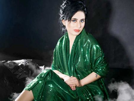 કેમ અલીશા આજે દિલ્હીના રસ્તાઓ પર રહેવા મજબુર છે... કેમ અલીશા આજે દિલ્હીના રસ્તાઓ પર રહેવા મજબુર છે...