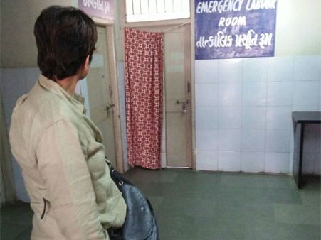  કાકરાપાર અણુમથકના ઓફિસરનો એફબી ફ્રેન્ડ એરહોસ્ટેસ પર બળાત્કાર