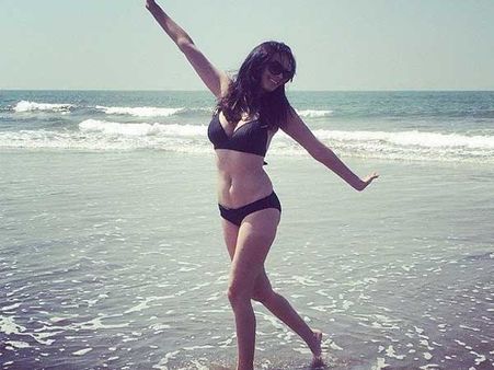 એવલીન શર્મા 