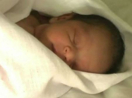 નવજાત બાળકીને ટ્રેનમાં ત્યજીને માતા ફરાર