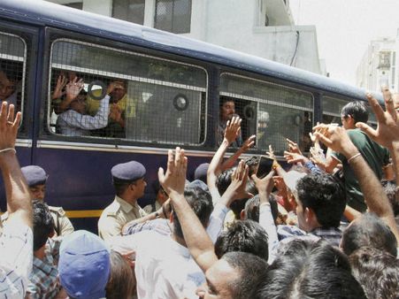 બધા સાથે જ હતા તો પક્ષપાત કેમ?: ઝાકિયા