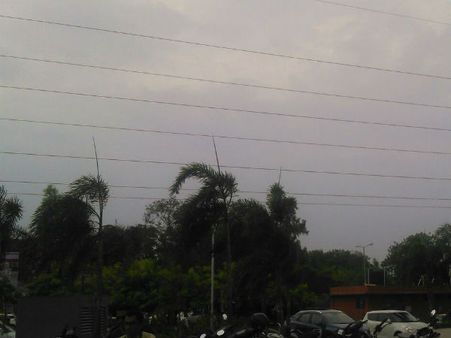 અમદાવાદમાં ઝાપટું પડતા જ મનપાની પોલ ખુલી 