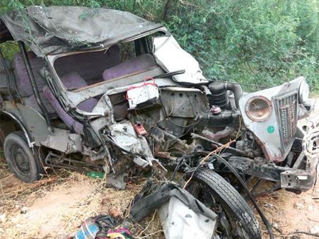 થરાદ-ડીસા હાઇવે પર અકસ્માત, સગર્ભા મહિલા સહિત બેનાં મોત થરાદ-ડીસા હાઇવે પર અકસ્માત, સગર્ભા મહિલા સહિત બેનાં મોત