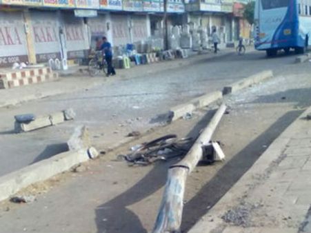 અમદાવાદમાં મોડી રાત્રે થયો અકસ્માત,ધડથી અલગ થયું માથું