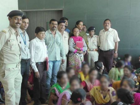 અમદાવાદની બહાદૂર યુવતીએ મુક્ત કરાવ્યા 100 બાળમજૂરો