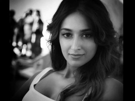 ઇલિયાના ડીક્રુઝની તેના બોયફ્રેન્ડ સાથે વેકેશનની હોટ તસવીરો ઇલિયાના ડીક્રુઝની તેના બોયફ્રેન્ડ સાથે વેકેશનની હોટ તસવીરો