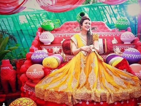 દિવ્યાંકાની હલ્દી સેરેમની ના ફોટો 