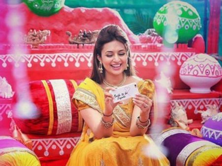 દિવ્યાંકાની હલ્દી સેરેમની ના ફોટો 