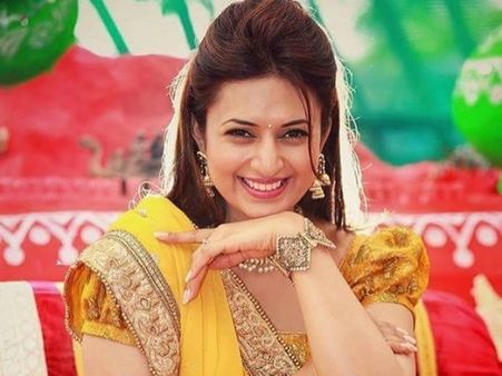 દિવ્યાંકાની હલ્દી સેરેમની ના ફોટો 