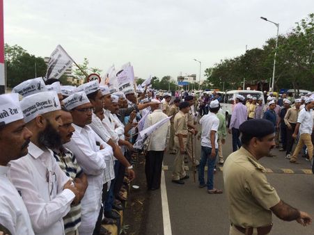 ખેડૂતો સાથે મુલાકાત 