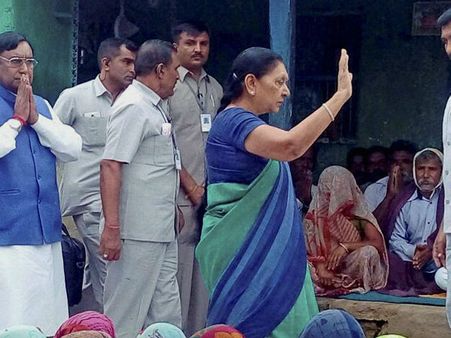 આનંદીબેને મોધમમાં કહ્યું 