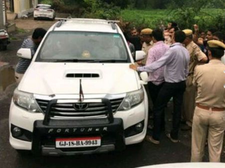 ઉદેપુરમાં હાર્દિક પટેલ પોલિસ પર રોષે ભરાયો 