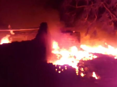 ધોરાજીમાં જૂની અદાવતમાં મકાન સળગાવ્યું, મહિલા દાઝી 