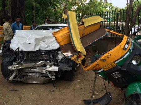 MLA ના છોકરાએ BMW ગાડીથી 3ને ઉડાવ્યા, ત્યાં જ મૌત..