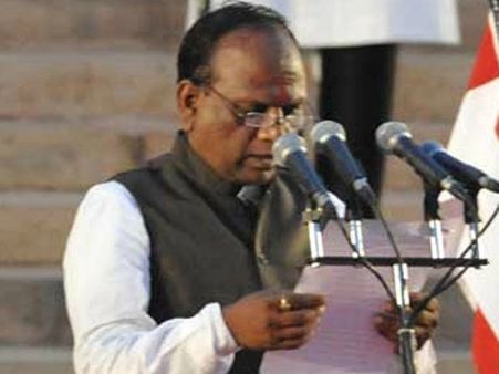 મોદીના મંત્રીમંડળમાંથી ભરૂચ સાંસદને નીકળતા થયો વિવાદ