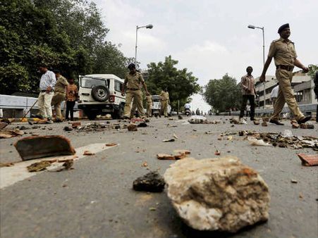 ગુજરાતમાં આજે ક્યાં ક્યાં બંધ, ચક્કાજામ અને પથ્થરમારો થયો જાણો