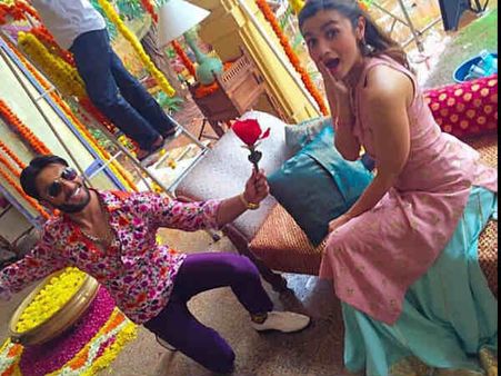 આલિયા ભટ્ટની આ તસવીરો થઈ રહી છે વાયરલ....