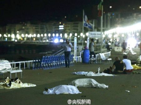 #NiceAttack: ફ્રાંસમાં થયો આતંકી હુમલો, 80 લોકોની મોત