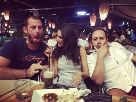 નરગીસ ફખરીના ગ્રીસ વેકેશનની હોટ તસવીરો નરગીસ ફખરીના ગ્રીસ વેકેશનની હોટ તસવીરો