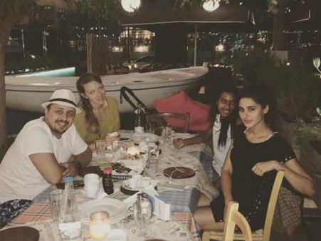 નરગીસ ફખરીના ગ્રીસ વેકેશનની હોટ તસવીરો નરગીસ ફખરીના ગ્રીસ વેકેશનની હોટ તસવીરો