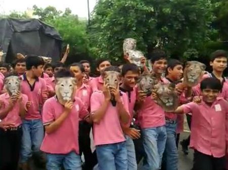 સિંહ દિવસની ઉજવણીમાં ગીર સોમનાથના બાળકો જોડાયા