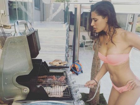 નરગીસ ફખરીનું લેટેસ્ટ બિકીની હોલીડે નરગીસ ફખરીનું લેટેસ્ટ બિકીની હોલીડે