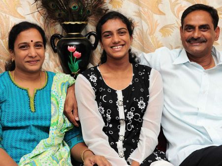 પિતા લીધી 8 મહિનાની રજા