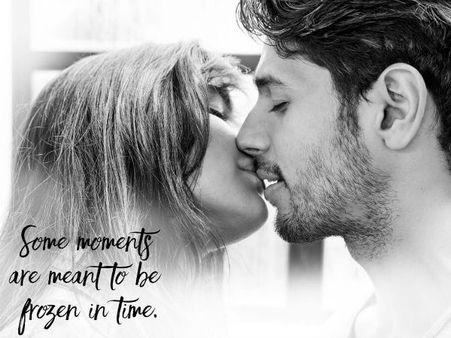 કેટરીના કૈફ અને સિદ્ધાર્થ મલ્હોત્રાની રોમેન્ટિક તસવીરો કેટરીના કૈફ અને સિદ્ધાર્થ મલ્હોત્રાની રોમેન્ટિક તસવીરો