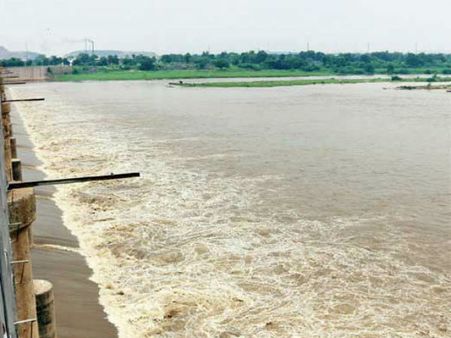 વાસણા બેરેજના 21 દરવાજા 7 ફૂટ ખોલાયા 