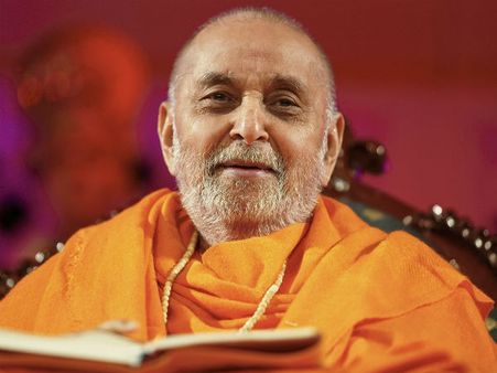 જાણો કોણ છે પ્રમુખ સ્વામી? કેમ છે સાધુ સમાજ શોકમાં?