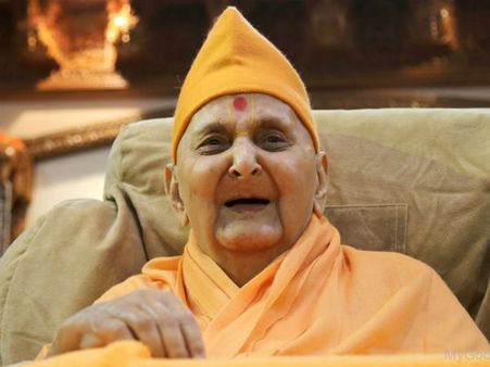 જાણો કોણે કોણે પ્રમુખ સ્વામી માટે સોશ્યિલ મીડિયા પર શુ કહ્યું