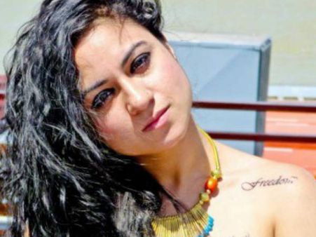 બાર બાર દેખો માટે આ અભિનેત્રીનો સપોર્ટ, પોસ્ટ કરી Bra Less તસ્વીર