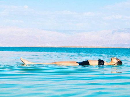 બોલિવૂડની સૌથી સ્ટાઈલિશ અભિનેત્રીનો લેટેસ્ટ બિકીની શૂટ...