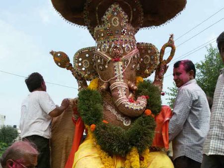 પાલનપુરના ઇકો ફ્રેન્ડલી ગણેશ પાલનપુરના ઇકો ફ્રેન્ડલી ગણેશ