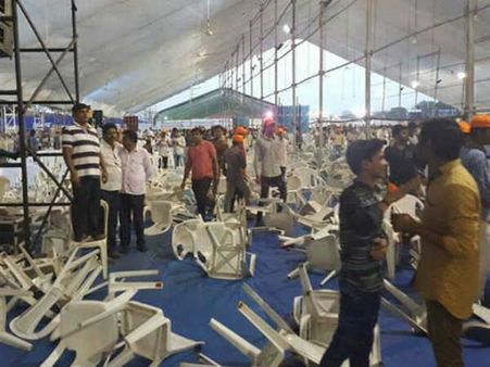 ટિયરગેસના સેલ છોડાયા