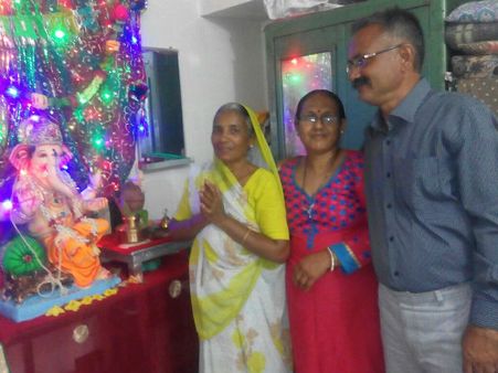 ભરૂચથી સુરેશભાઇ પ્રજાપતિનો પરિવાર 