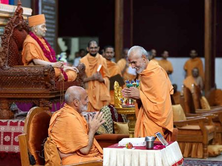 કોણે આપી દિક્ષા? કોણે આપી દિક્ષા?