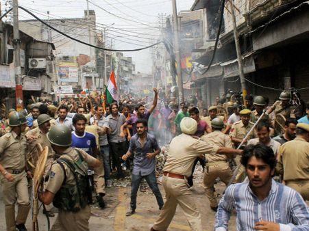 હરિયાણામાં કાશ્મીરથી આવેલા સફરજન પર મળ્યા ભારત વિરોધી સૂત્રો